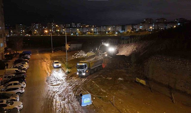 Ankara'da yağmur sonrası istinat duvarı çöktü