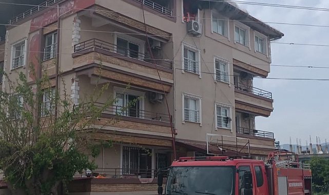 Antakya'da ev alevlere telsim oldu