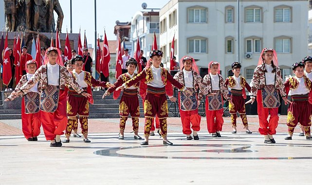 Antalya'da 23 Nisan sevinci