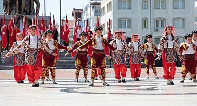 Antalya'da 23 Nisan sevinci