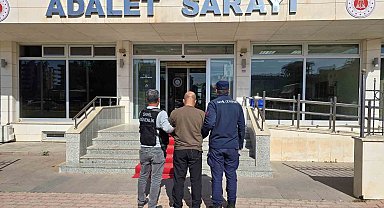 Antalya'da göçmen kaçakçılığı suçundan aranan şahıs yakalandı