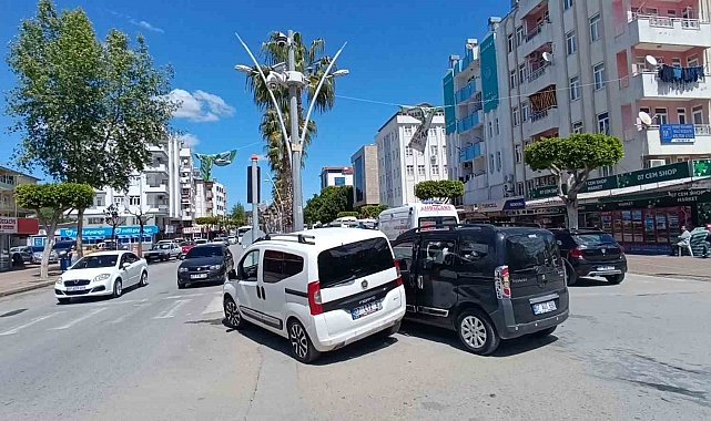 Antalya'da kırmızı ışık ihlali kazaya neden oldu: 1 yaralı