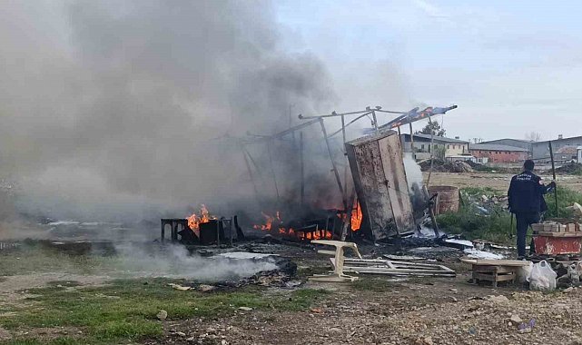 Antalya'da konteyner yangını korkuttu