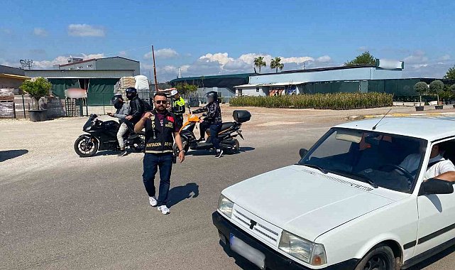 Antalya'da polis uygulamasında 7 çalıntı araç ele geçirildi