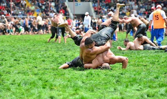 Antalya'da yağlı güreş heyecanı