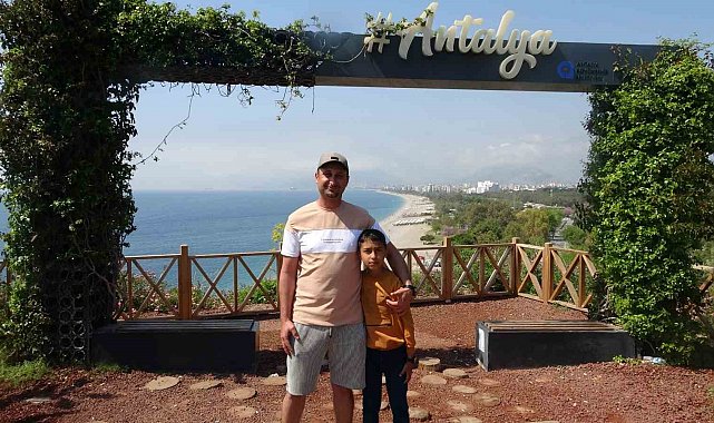 Antalya'da yavru köpek balığı teknenin çapasına saldırdı, balıkçı hayatının şokunu yaşadı