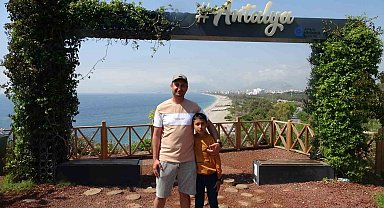 Antalya'da yavru köpek balığı teknenin çapasına saldırdı, balıkçı hayatının şokunu yaşadı