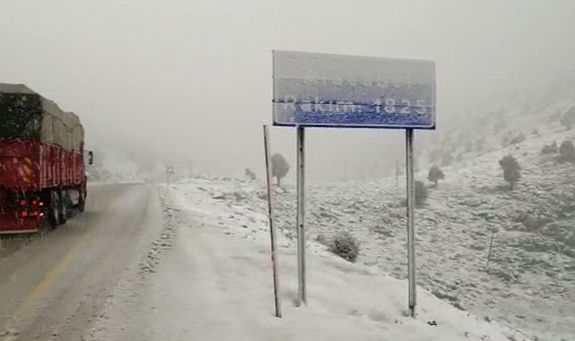 Antalya'ya nisan ayında kar süprizi