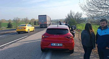 Aracından inen tır sürücüsüne otomobil çarptı