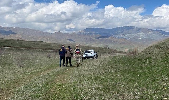 Aranan şahıs jandarmadan kaçamadı