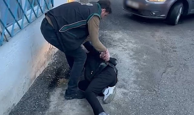 Aranan şahıslar saklandıkları adreslerde yakalandı