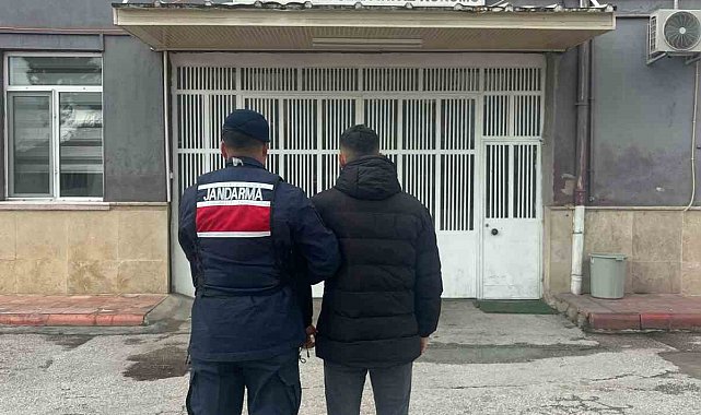 Aranan şahsı jandarma yakaladı