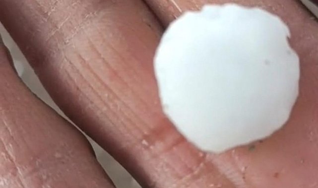 Arapgir'de dolu yağışı etkili oldu