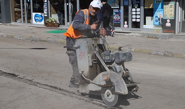Ardahan Belediyesinden yol bakım onarım çalışması