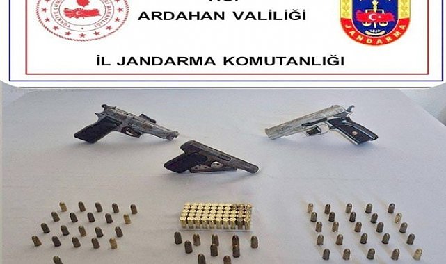 Ardahan'da 3 ruhsatsız tabanca ve 109 fişek ele geçirildi