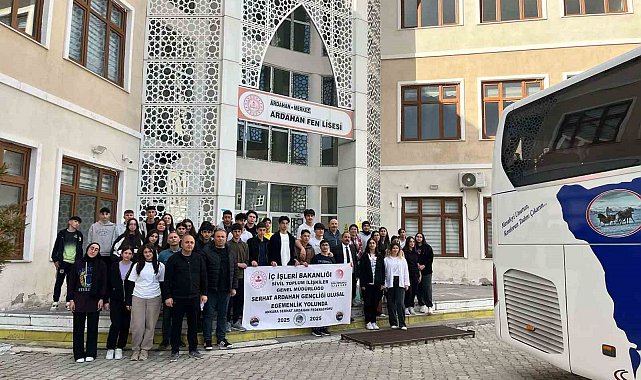 Ardahanlı öğrenciler ulusal egemenlik yolunda Ankara gidiyor