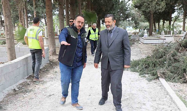 Armutlu mezarlığında bakım ve temizlik çalışması gerçekleştirildi