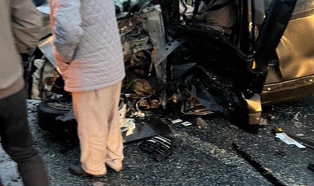 Arnavutköy'de iki otomobil çarpıştı: 1 ölü, 3 yaralı