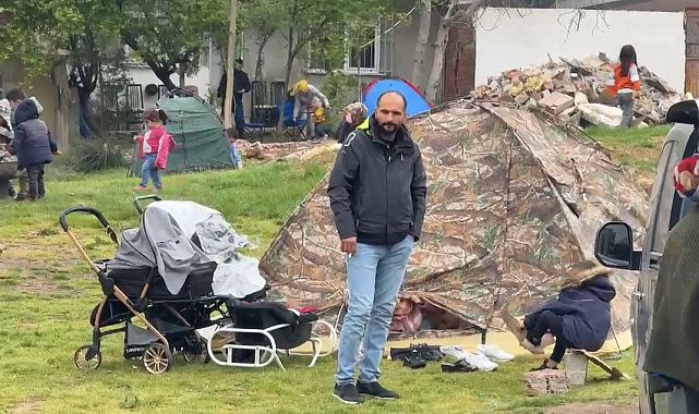 Arnavutköy'de vatandaşlar parka çadır kurdu