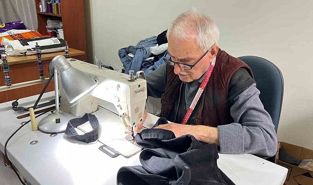 Artvinli Ziver usta 63 yıldır terzilik mesleğini sürdürüyor