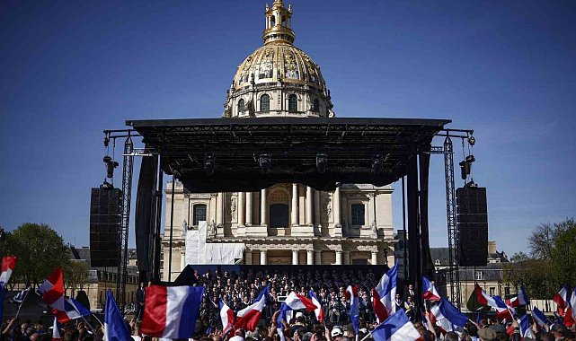 Aşırı sağcı Fransız siyasetçi Le Pen: "Martin Luther King'i örnek alacağız, mücadelemiz barışçıl ve demokratik olacak"