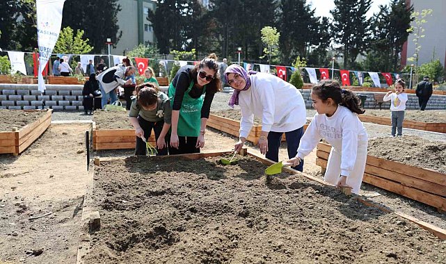Ataşehir'de "Kent Bostanları" projesinin ikincisi hayata geçti