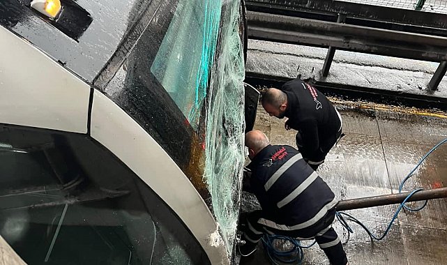 Avcılar'da metrobüs kazası