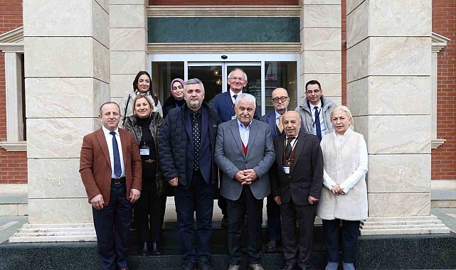 Avrasya Üniversitesi psikoloji ve Türk dili ve edebiyatı bölümleri 5 yıllık akreditasyon kalite belgelerini aldı