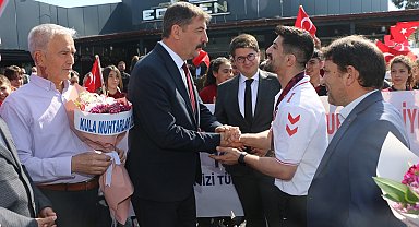 Avrupa Şampiyonu Kerem Kamal'a Kula'da coşkulu karşılama