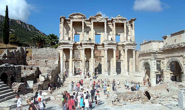 Avrupa'daki turizm kısıtlamaları Türkiye için fırsat olabilir