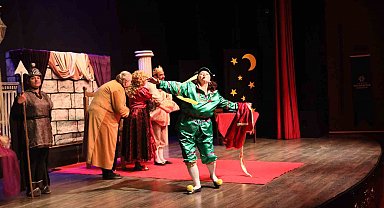 Aydın Büyükşehir Belediyesi çocukları tiyatro ile buluşturdu