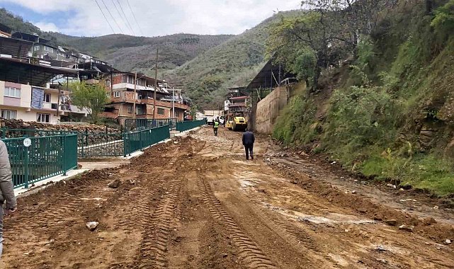 Aydın Büyükşehir, Nazilli'de çalışmalarını sürdürüyor