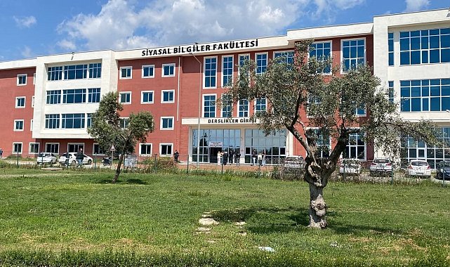 Aydın'da "Fakültemde başörtülü istemiyorum" diyen akademisyene tepkiler dinmiyor