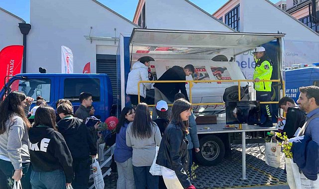 Aydın'daki fuarda Jandarma standına yoğun ilgi