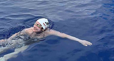 Aysu Türkoğlu Kaiwi Kanalı'nı başarıyla geçti