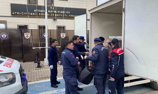 Ayvacık'ta kaçak göçmenleri taşıyan bot battı...5 kişi hayatını kaybetti