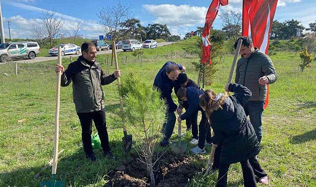 Ayvacık'ta Polis Haftası kapsamında fidan dikildi