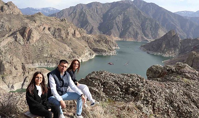 Ayvalı Barajı'na baharla gelen doğal güzellik hayran bırakıyor