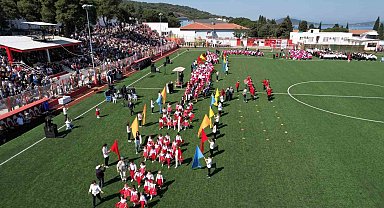 Ayvalık'ta 23 Nisan Ulusal Egemenlik ve Çocuk Bayramı coşkuyla kutlandı