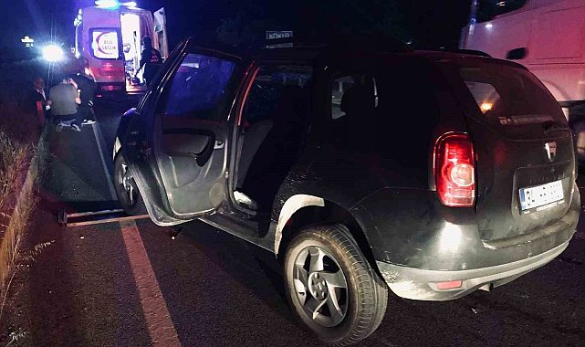 Ayvalık'ta seyir halindeki traktöre otomobil arkadan çarptı: 1 ölü, 2 yaralı