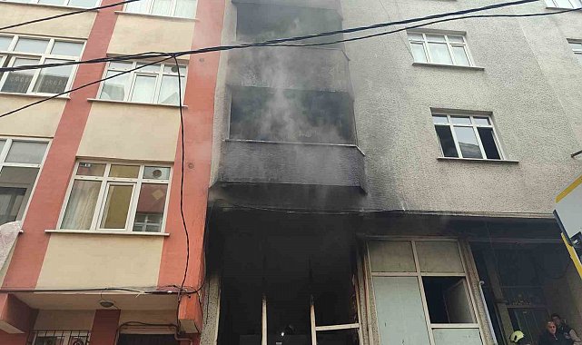 Bağcılar'da araç paspası üreten iş yerinde korkutan yangın