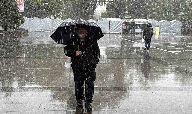 Baharda kar yağdı, vatandaş odun kömür peşine düştü