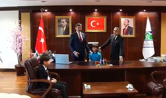 Bahçelievler Belediyesi'nde 23 Nisan töreni sırasında depreme yakalandılar