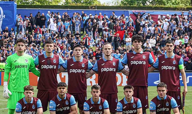 Bakan Bak'tan Trabzonspor U19'a tebrik