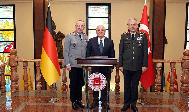 Bakan Güler, Almanya Genelkurmay Başkanı Breuer'i kabul etti