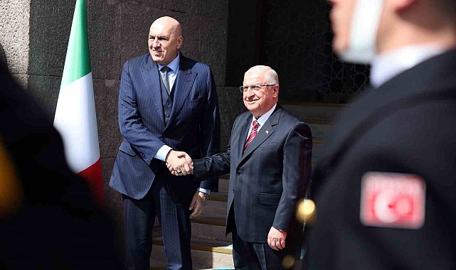 Bakan Güler İtalya Savunma Bakanı Guido Crosetto ile bir araya geldi