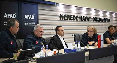 Bakan Kacır: "Depremle ilgili gelişmeler takip ediliyor"