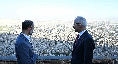 Bakan Uraloğlu, Suriye Kara ve Deniz Limanları Genel İdaresi Başkanı Bedevi ile bir araya geldi