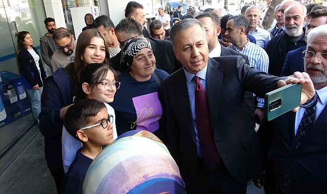 Bakan Yerlikaya, esnafla bir araya geldi