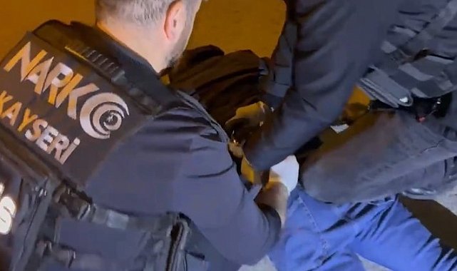 Bal tenekeleri içerisinde 10 kilo sıvı uyuşturucu ele geçirildi